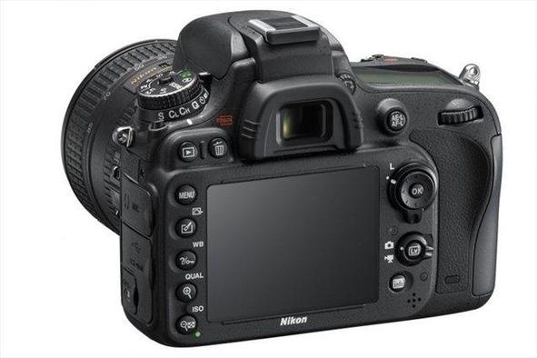 Ocenili smo: Nikon D600