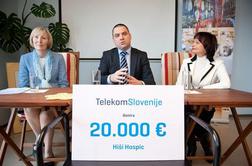 Telekom Slovenije predal hiši hospic donacijo v vrednosti 20 tisoč evrov (VIDEO)