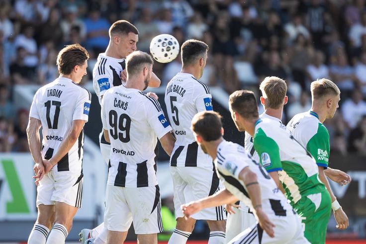 Mura je prvo zmago pod vodstvom Mitje Mörca dočakala prejšnji konec tedna, ko je presenetila Olimpijo in jo doma premagala z 1:0. | Foto: Jure Banfi