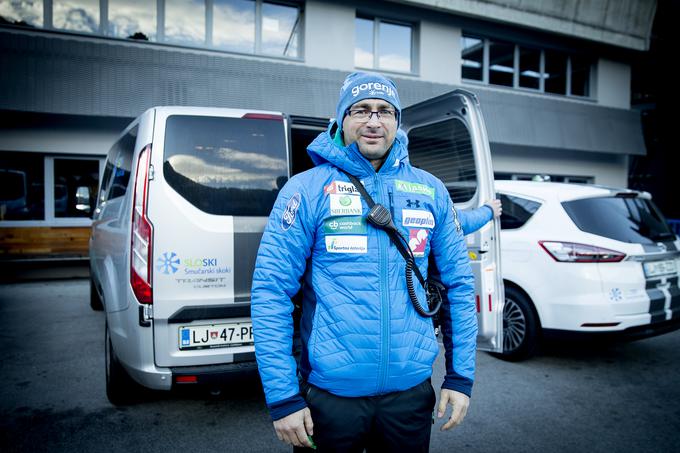 Glavni trener Gorazd Bertoncelj je bil zadovoljen s prikazanim. Smučarska karavana se zdaj odpravlja na Japonsko, kjer bodo od Slovencev nastopili Timi Zajc, Anže Lanišek, Domen Prevc, Anže Semenič, Tilen Bartol in prvič to sezono v svetovnem pokalu Žiga Jelar. | Foto: Ana Kovač