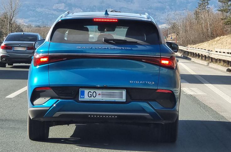Na cestah že več mesecev prvi registrirani avtomobil znamke BYD v Sloveniji.  | Foto: Metka Prezelj