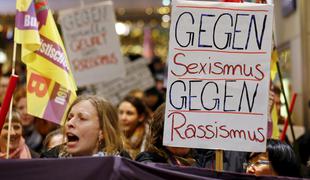 Nemška policija v zvezi z napadi na ženske na silvestrovo preiskuje okoli tisoč pritožb