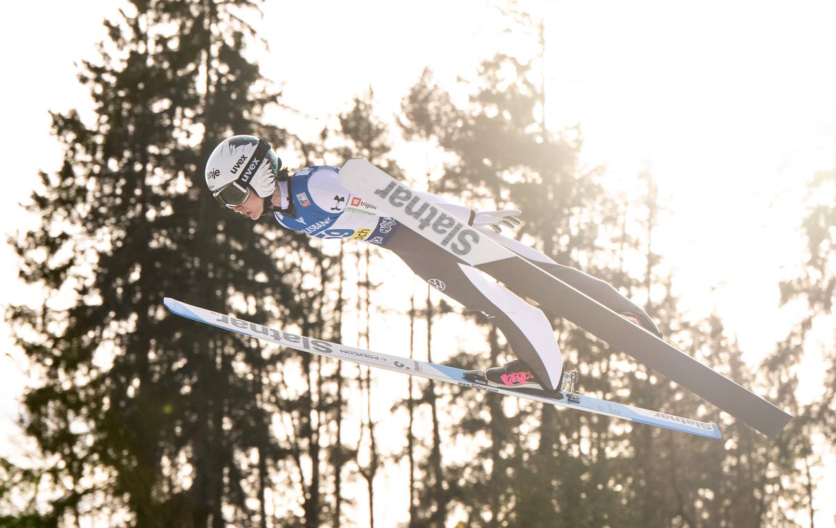 Nika Prevc | Nika Prevc in tekmice bodo najprej skakalke na srednji napravi, v nedeljo pa še na veliki. | Foto Guliverimage