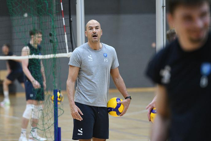 slovenska odbojkarska reprezentanca, Fabio Soli | Selektor Fabio Soli ima zaradi bolezni na treningih v pripravah na drugi turnir na voljo okrnjeno reprezentanco. | Foto Aleš Oblak