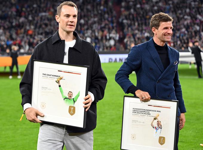 Pred začetkom so se Nemi poslovili od štirih dolgoletnih reprezentantov, ki so po domačem evropskem prvenstvu sklenili reprezentančno pot. To so Toni Kroos, Thomas Müller, Manuel Neuer in Ilkay Gündogan. | Foto: Reuters