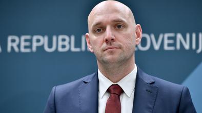 Požar na tej deponiji, požar na oni. Je tudi minister Zajc sumničav?