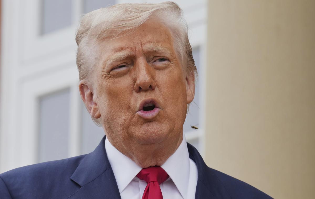 Donald Trump | Ameriški predsednik je dejal tudi, da sam vidi znake "resničnega stradanja" v enklavi. V luči tega je napovedal postavitev centrov za hrano, ki bodo prosto dostopni, "brez ograj", poročajo tuje tiskovne agencije. | Foto Guliverimage
