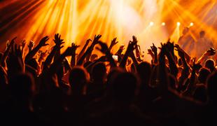 Kam za vikend: mega obletnice, tehno eksplozija in adventni utrip