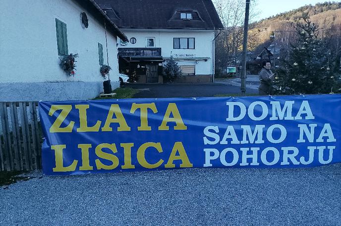 Zlata lisica doma samo na Pohorju Andrej Rečnik | Pohorski smučarski delavci so takole izobeseli transparent. | Foto Andrej Rečnik