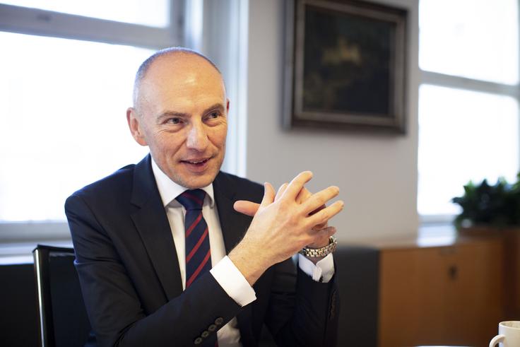"Področje ministrstva za zdravje je tisto področje znotraj vlade, kjer trenutno beležimo zelo veliko izzivov. Tako bo tudi v prihodnjih letih, saj je zdravje ne nazadnje tisto, kar se dotika vseh državljanov," poudarja Šabeder. | Foto: Bojan Puhek