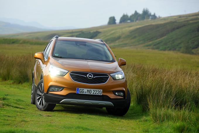 Po uradni prodajni statistiki ima Opel letos v Sloveniji 7,3-odstotni tržni delež, kar ga za Volkswagnom, Renaultom in Škodo uvršča na četrto mesto med vsemi avtomobilskimi znamkami. Mokka predstavlja okrog 15-odstotni delež celotne prodaje Opla v Sloveniji. Na slovenskih cestah jih vozi okrog dva tisoč. | Foto: Jure Gregorčič