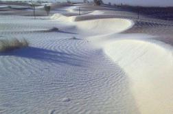 Tunizijsko puščavo pobelil sneg