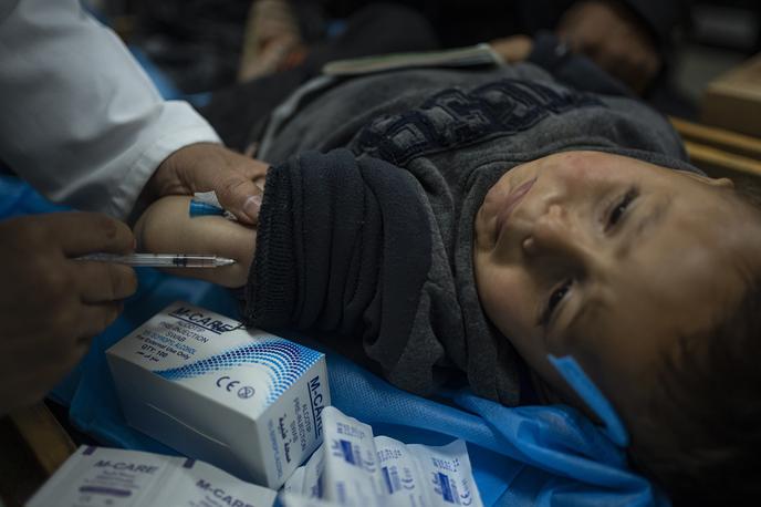 Pomoč, bolnica, Gaza, bolezen, zdravljenje | Humanitarna pomoč v Gazi po besedah Fletcherja ni še dosegla skupnosti, zato lahko zaradi tega v naslednjih 48 urah umre 14 tisoč dojenčkov. | Foto Guliverimage