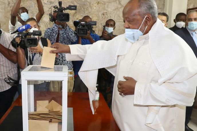 Ismail Omar Guelleh | Ismail Omar Guelleh je tako oddal svoj glas. Afriški državi Džibuti vlada že od leta 1999. | Foto Reuters