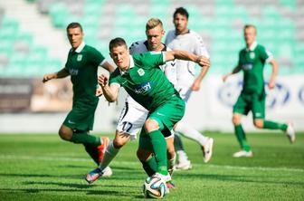 Ob bojkotu navijačev, Olimpija začela prepričljivo (video)