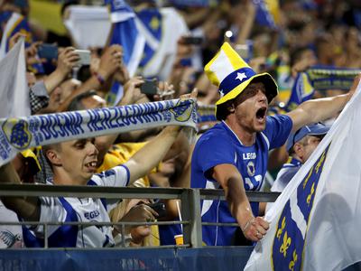 Večer poslastic, deli se pet vstopnic za SP! Norišnica na Dunaju, navijači BiH preplavili mesto.