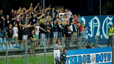 Slovenskih barv ne brani le Maribor