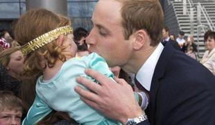 Video: Kako je punčka zavrnila poljub princa Williama