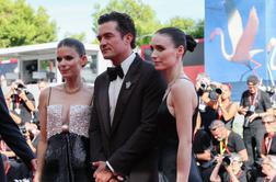Orlando Bloom v intimnem prizoru s sestrama Mara razburil gledalce