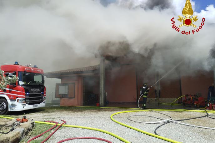 požar pri vinarju Ediju Kebru | Foto Italijanski gasilci