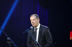 Svečano v Ljubljani: Nika in Domen Prevc prva lastnika posebnih bankovcev