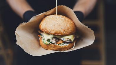 Kako pravilno speči burger?