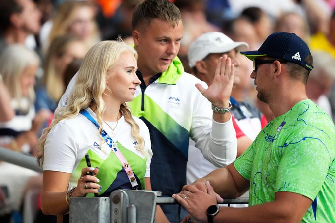 Kristjana Čeha sta v Parizu spremljala Anna Maria Orel in nov trener Mart Olman. | Foto: www.alesfevzer.com