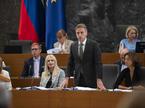 Golob Robert Državni zbor poslanska vprašanja