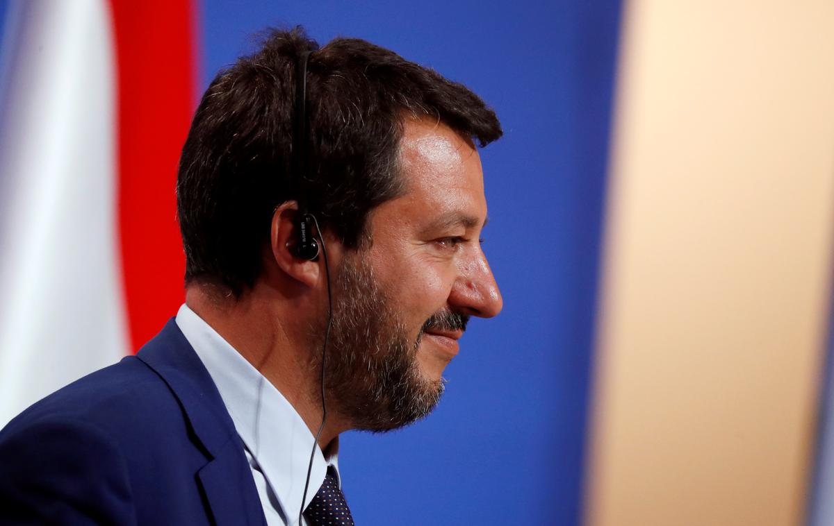 mattea salvini | Evropska komisija bo od Italije zahtevala nova pojasnila o italijanskem proračunu za letošnje leto. Na fotografiji italijanski notranji minister Matteo Salvini.