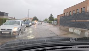 Močno deževje povzročilo kaos v Dalmaciji, v Italiji tornado #video