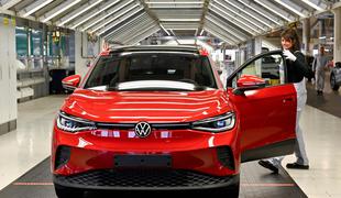 Šibko povpraševanje po električnih avtomobilih Volkswagen sili v odpuščanja