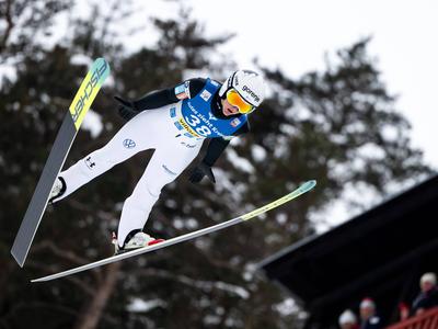 Popoldan preizkus letalnice, pred Katro Komar prvi poleti
