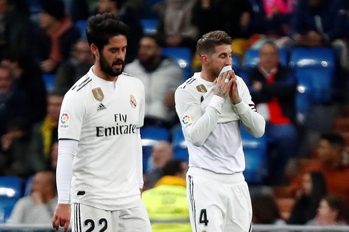 Real Madrid Real Sociedad | Razočaranje Isca in kapetana Sergia Ramosa po nepričakovanem porazu Reala proti klubu iz San Sebastiana. | Foto Reuters