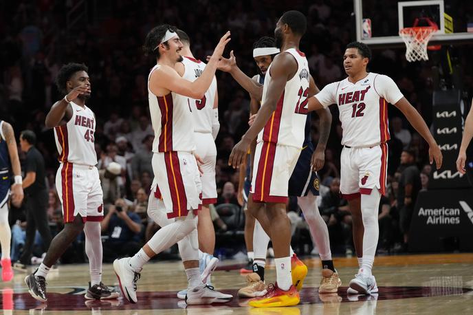 Miami Heat | Miami Heatsi so po 11 zaporednih porazih proti Denverju le prišli do zmage. Nuggetsi niso izgubili le tekme, temveč tudi prvega zvezdnika Nikolo Jokića. | Foto Guliverimage