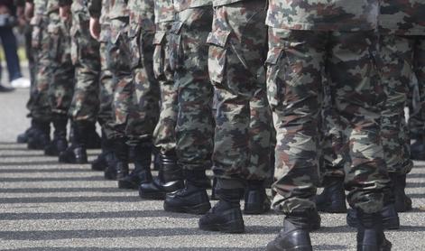 Slovenski vojski za vzdrževanje in oskrbo manjka devet milijonov evrov