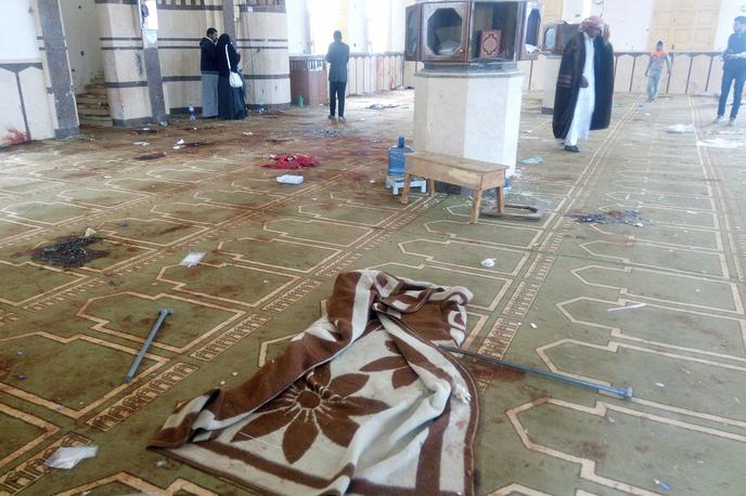 Posledice napada na mošejo na severu Sinajskega polotoka | Foto Reuters