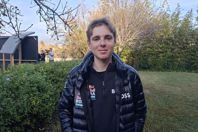 Lorenzo Finn | Dvakratni svetovni prvak v cestnem kolesarstvu v mlajših katergorijah Lorenzo Finn si je na medijskem dnevu ekipe Red Bull - BORA - hansgrohe vzel čas tudi za bralce Sportala. | Foto Alenka Teran Košir