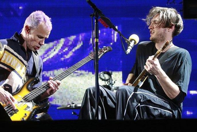 Red Hot Chili Peppers skupaj s 2Cellos razgreli zagrebški hipodrom