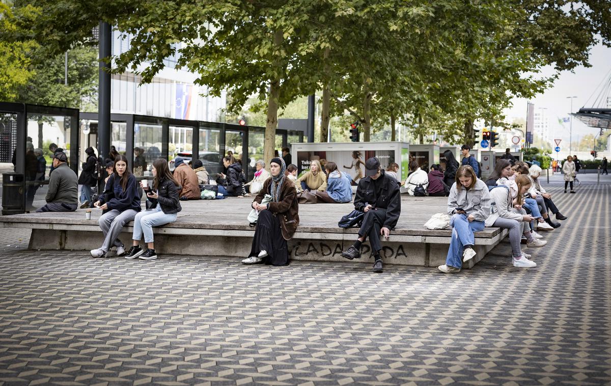 Študenti anketa | Študenti so na prvi študijski dan preplavili ulice Ljubljane.  | Foto Ana Kovač