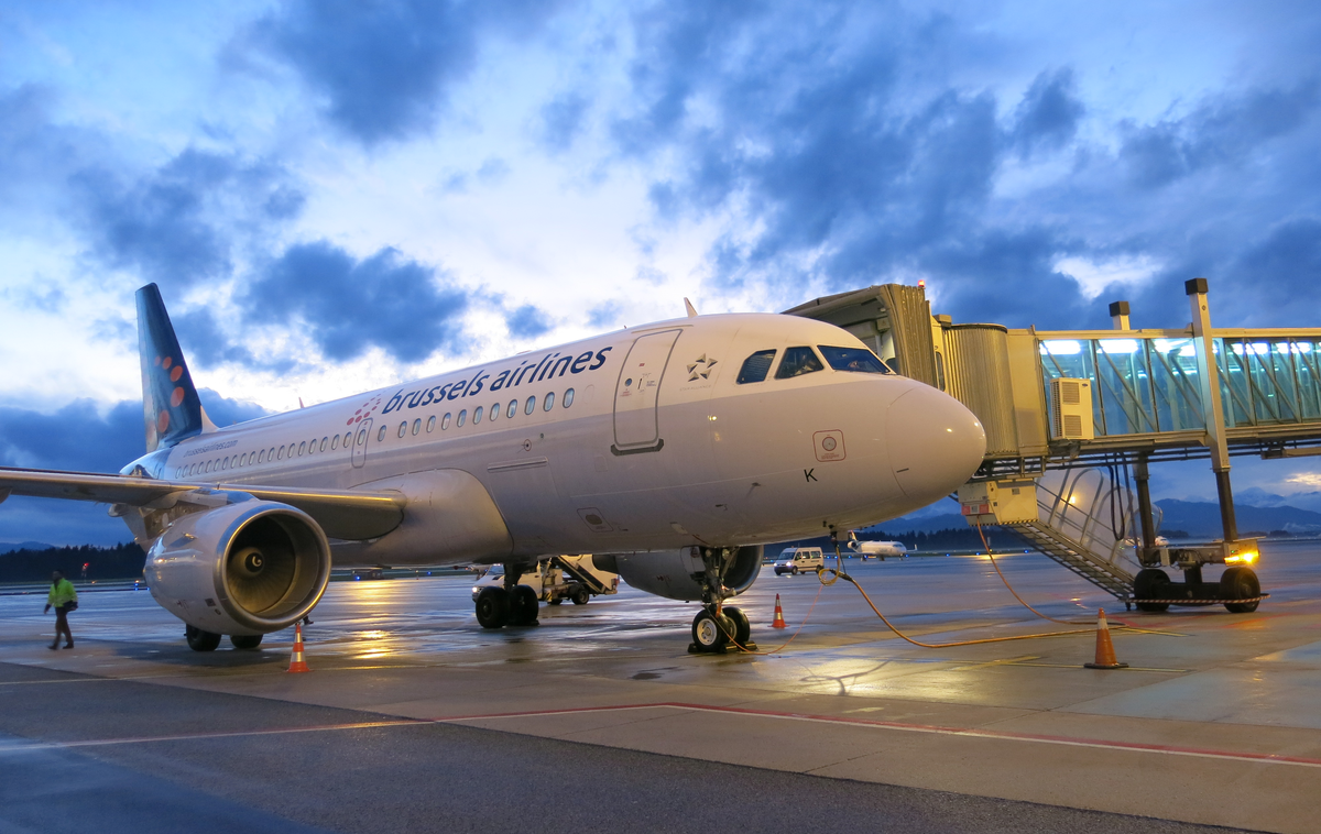 Brussels Airlines, letalo | V belgijsko prestolnico bo Brussels Airlines najprej letel vsak ponedeljek, petek in nedeljo, kasneje pa se bo skladno s povpraševanjem število letov povečevalo, so po poročanju STA danes sporočili iz Fraporta Slovenija, ki upravlja letališče. | Foto STA