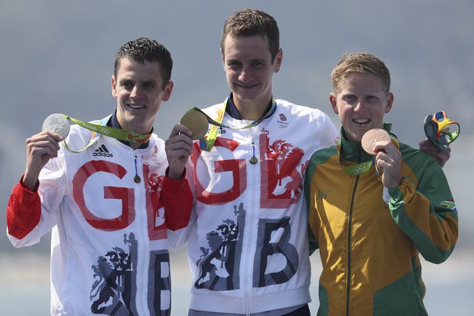 V Riu so na stopničkah stali Britanca Brownlee in Južnoafričan Henri Schoeman. | Foto: Guliverimage/Getty Images