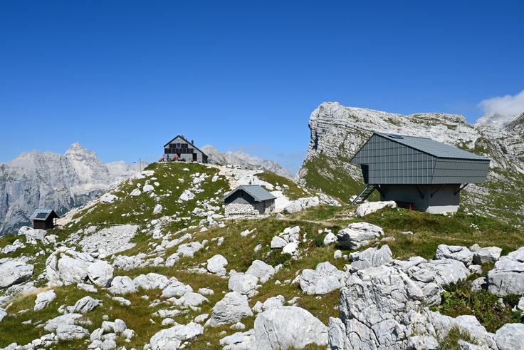 Zasavska koča na Prehodavcih je odprta od 20. junija. | Foto: Matej Podgoršek