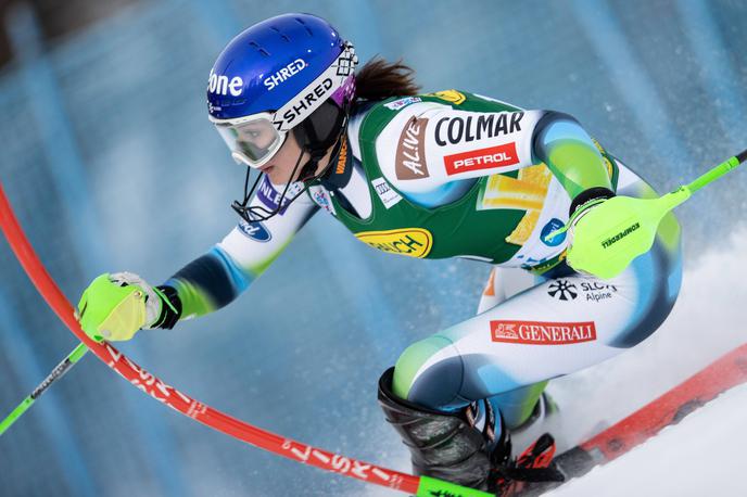 Andreja Slokar | Slovenska smučarka Andreja Slokar nadaljuje niz izjemnih uvrstitev. Prvo slalomsko preizkušnjo sezone je končala na visokem četrtem mestu, kar je njena najboljša uvrstitev v klasičnih disciplinah. | Foto Guliverimage