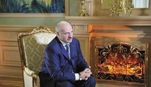 Lukašenko boljši ribič od Putina: ulovil 57-kilogramsko ribo