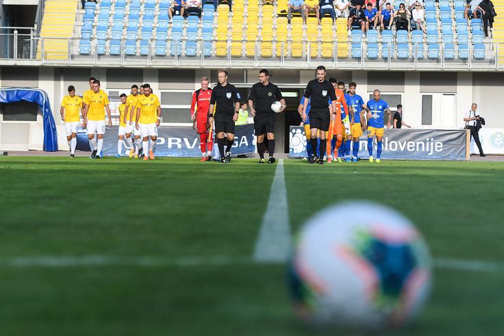 Pripravljenost zelenice na celjskem stadionu je v obdobju prekinitve prvenstva na visoki ravni. | Foto: Miloš Vujinović/Sportida