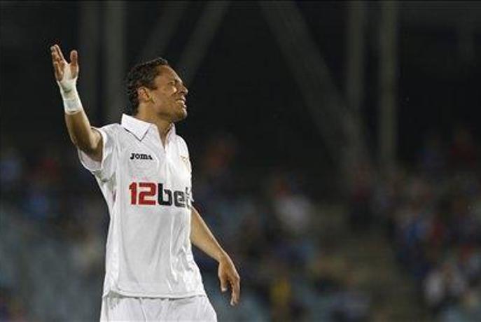 Adriano iz Seville v Barcelono