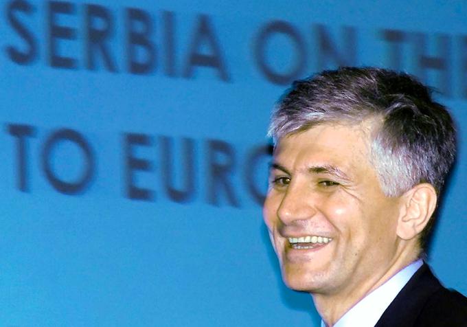 Z nekdanjim srbskim premierjem Zoranom Đinđićem je imel Kostić tesne stike. | Foto: Reuters