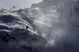 Tragedija v Grčiji: snežni plaz pokopal štiri alpiniste