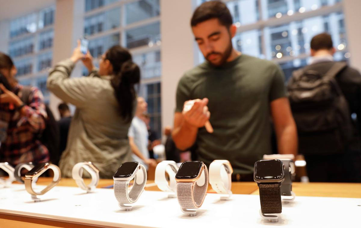 Apple ura | Študentje se niso prostovoljno prijavili za delo v tovarni, ki sestavlja pametne ure Apple Watch. | Foto Reuters