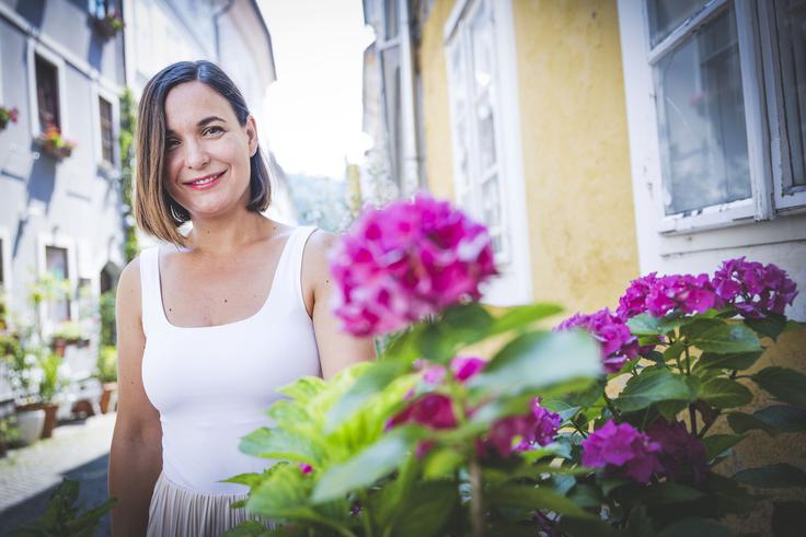 "Moram reči, da sem že od majhnega vedela, da si želim ustvarjati v glasbi, oziroma da bo glasba predstavljala en velik del mene, še posebej petje. Od majhnega sem izredno veliko pela in predvsem sem tudi zelo rada pela." | Foto: Ana Kovač
